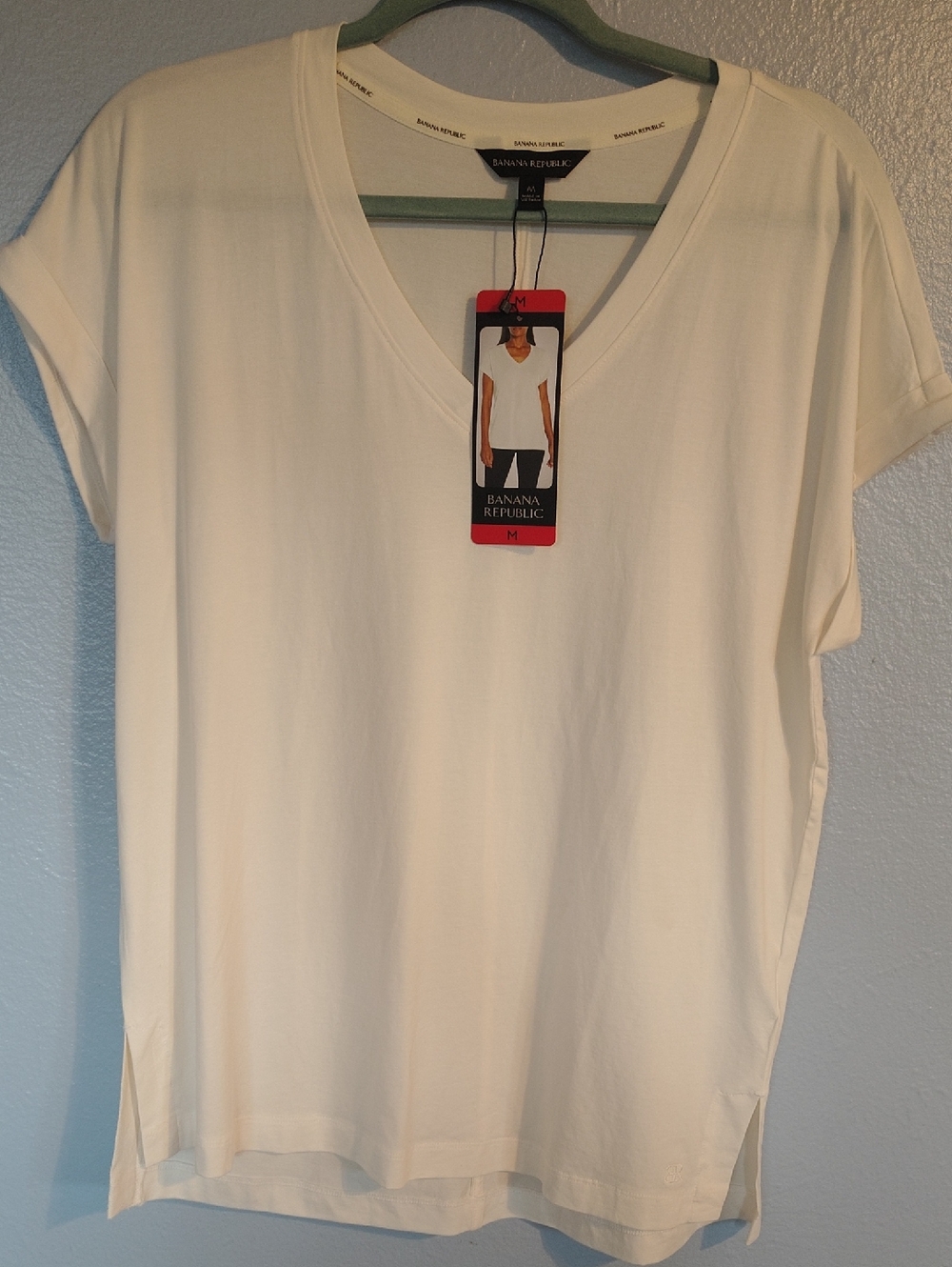 Banana Republic Ivory V-Neck Short Sleeve Tee